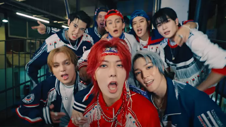 《Firetruck》的音樂視頻里實際上並沒有消防車。這是真還是假？