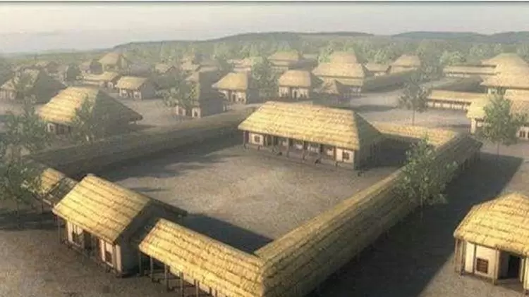 中國史書中記載的第一個世襲制朝代是?