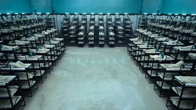 你醒來後發現自己置身於《魷魚遊戲》中，你做的第一件事是什麼？