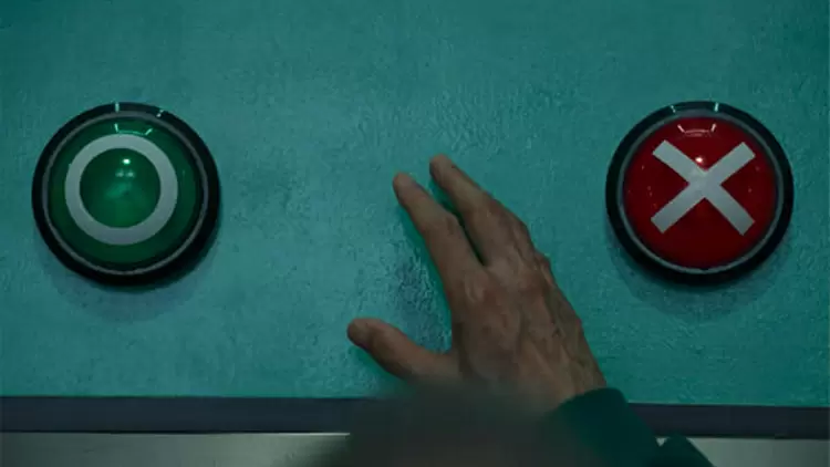 第一場比賽結束後，除了一半的球員外，幾乎所有的球員都在乞求回家。 警衛持有多數票。 你投票决定留下還是離開？