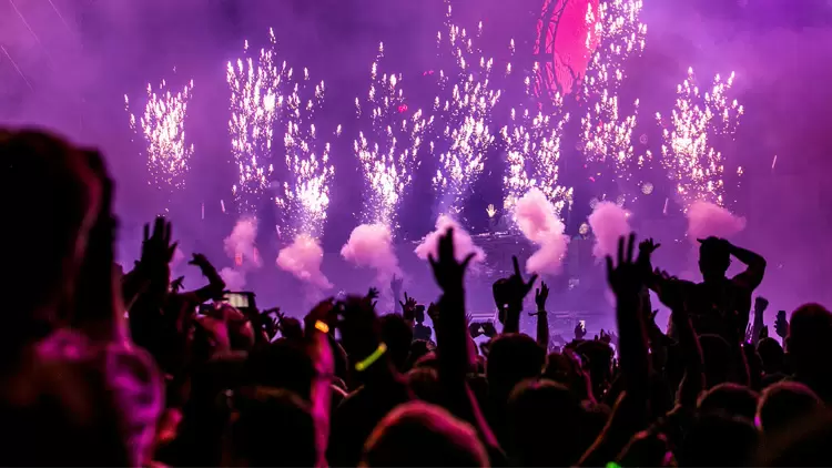 宋讓派對開始？