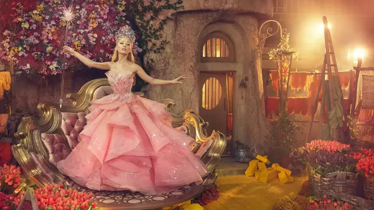 葛琳達Glinda（亞麗安娜·格蘭德飾）