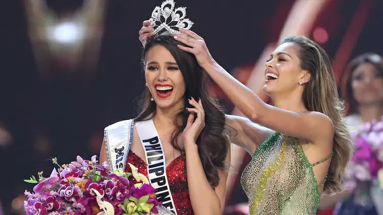 你是2018環球小姐，來自菲律賓的Catriona Gray。