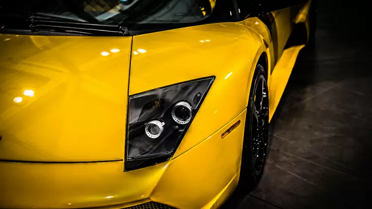 舞會終於結束了。 你的畢業舞會約會對象本來打算帶你回家的。 相反,你的約會對象必須處理作為背包阿爾法的背包意外中斷。 奧利弗提出他可以帶你回家,而不是帶你的約會對象回家。 你會怎麼做?