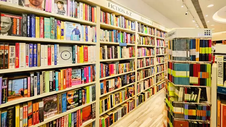 假設你在一家書店，以下5本書同時吸引你的注意，你會選擇先讀哪一本？