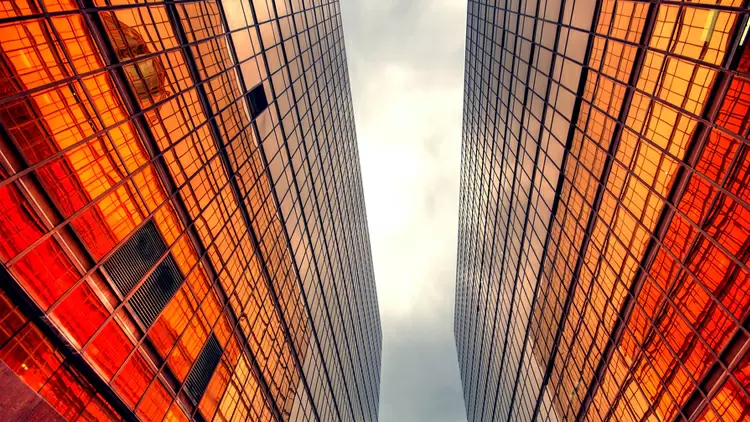 你想找份工作。 你會選擇以下兩家公司中的哪一家？