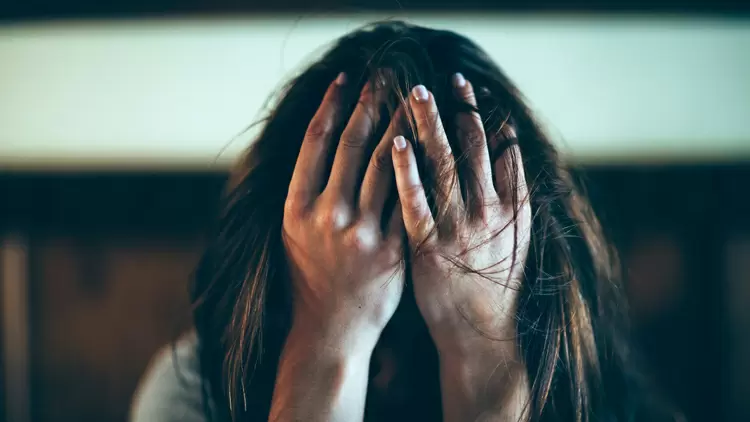 當你感到不安時，你更傾向於：