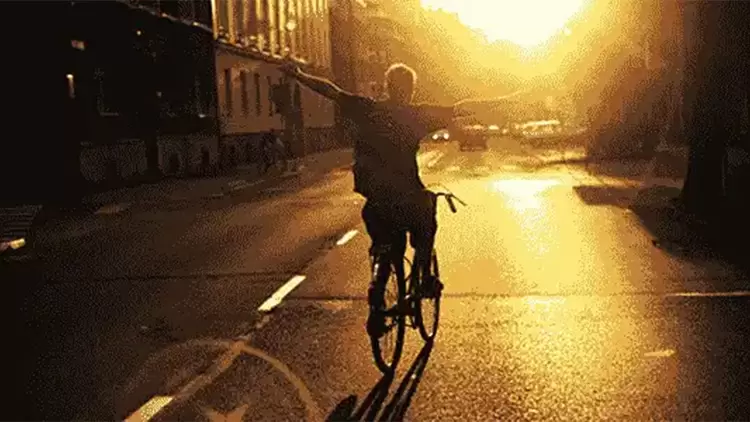 看圖估計圖中人物高度。