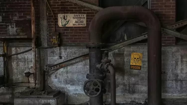 在探險過程中,突然聽到一陣奇怪的聲響從某個方向傳來,你會: