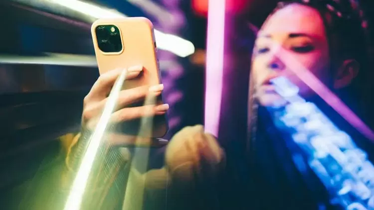 你如何處理明亮的燈光和巨大的譟音？