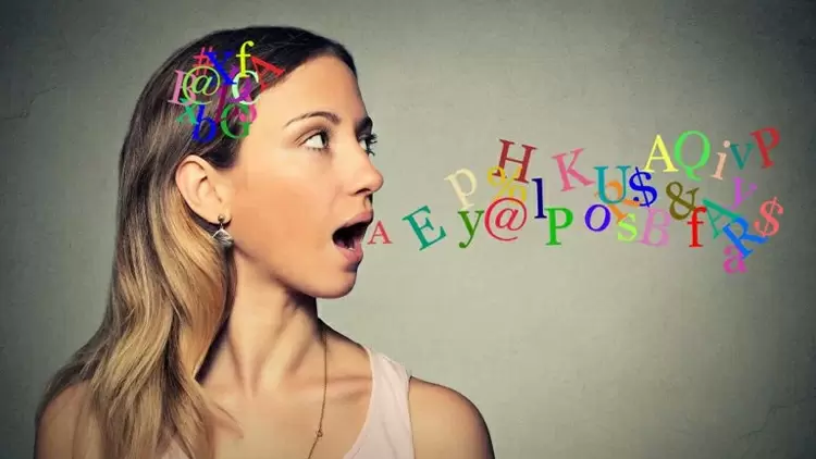 寫作時，你拼寫單詞的發音嗎？ 示例：“應該”的“shud”