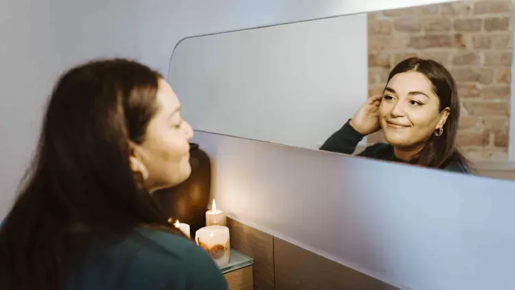 即使不符合社會既定規則,也要忠於本心和自己的價值觀。