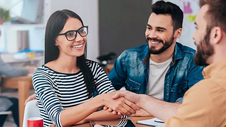 我性格外向,喜歡成為人們關注的焦點。