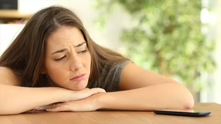 你會等別人先打電話或傳訊息聯絡你