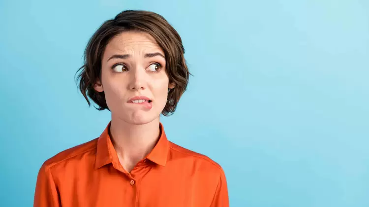  遇到麻煩時，我會過度擔心。