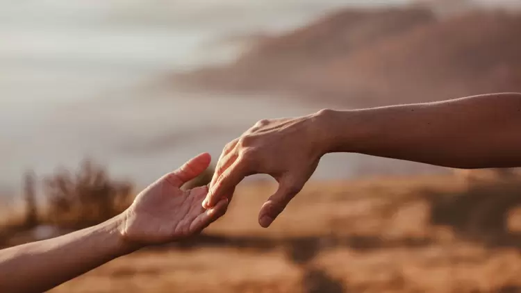 我通常必須確定對方是真正喜歡我後，才會與他做更深一層的交往。