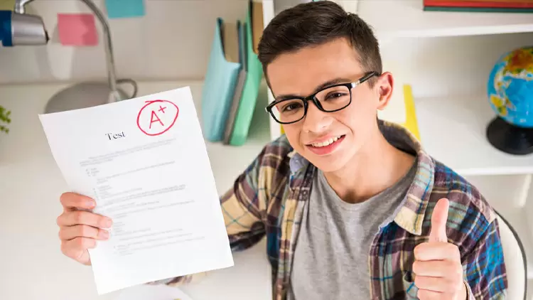 我從小到現在，一直是大家心目中的模範生，從不做一些不理智及違反規定的事。