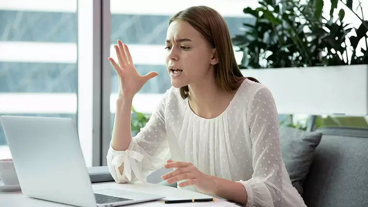每當遇到阻礙時，我總是會感到極度的不耐煩，彷彿無法忍受任何形式的延誤或阻礙。