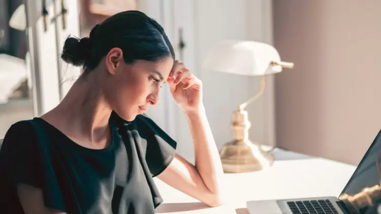 我發現自己很難安靜下來，心中總是充滿了不安和焦慮。