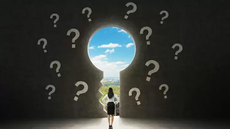 我會先廣泛地探索所有可能性,再綜合分析出最有潛力的選項。