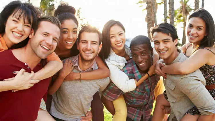 在社交圈中保持正面形象或聲譽有多重要?