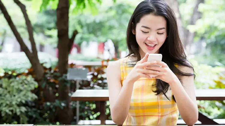 你對與陌生人閒聊的適應程度如何？