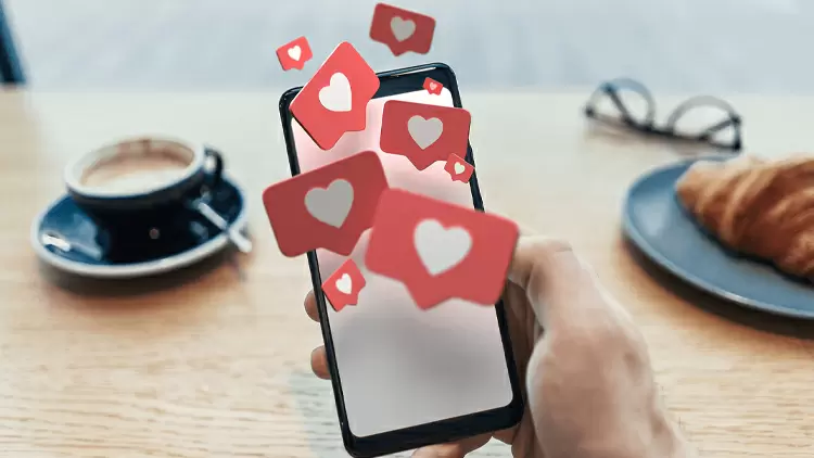 在社交媒體上分享自己的最新動態時，你的主要關注點是什麼？