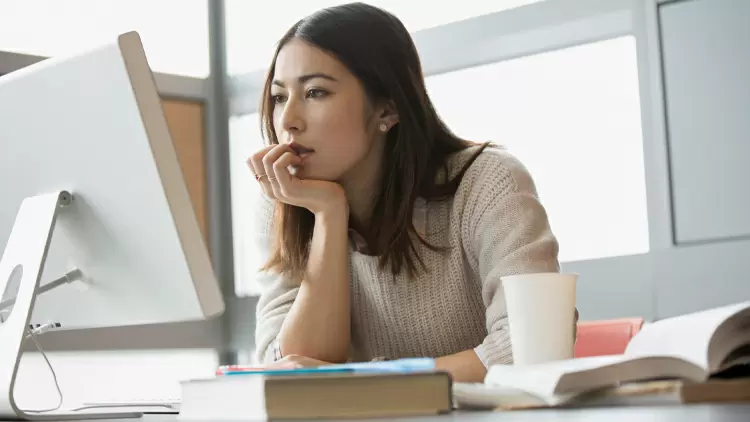 當你遇到困難或挑戰時，你更傾向於：