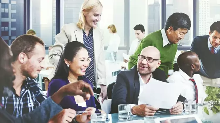 你如何看待自己在群體中的地位？