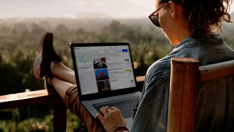 當你在網路上看到一則吸引人的旅遊廣告時，你：