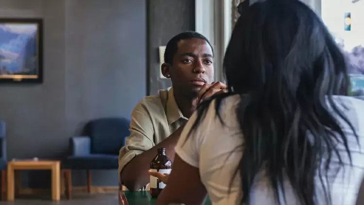 與朋友討論敏感話題時，您：