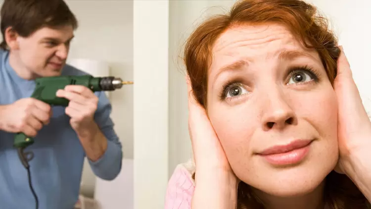 你的鄰居在深夜製造噪音，影響了你的休息。