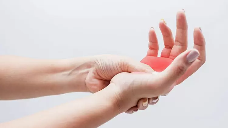 你是否經常會感覺出現異常：例如手指或是腳趾出現麻痺感或刺痛感？