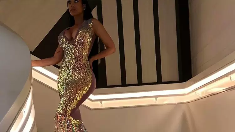 閃閃發光，魅力四射。