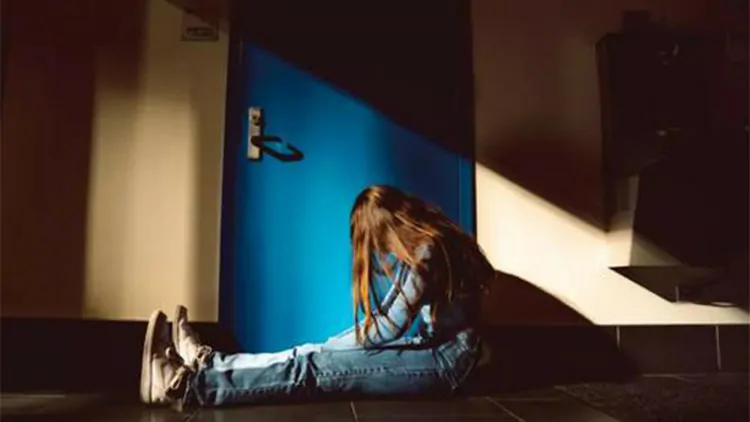 你表現出一些社交恐懼症的症狀。