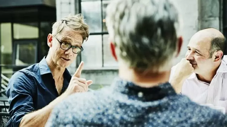 你在談話中打斷別人嗎？