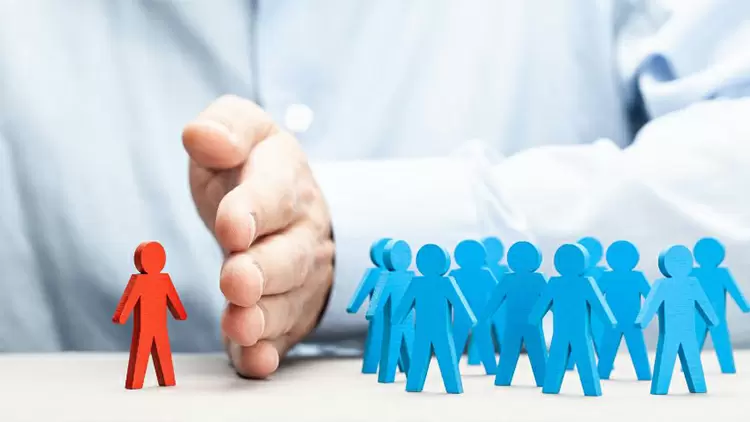 如果你看到有人當眾歧視他人，你會怎麼做？