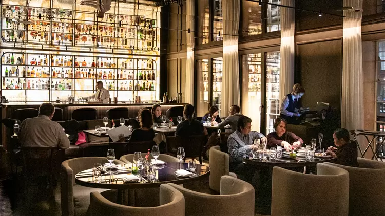 在選擇餐廳時,您更傾向於: